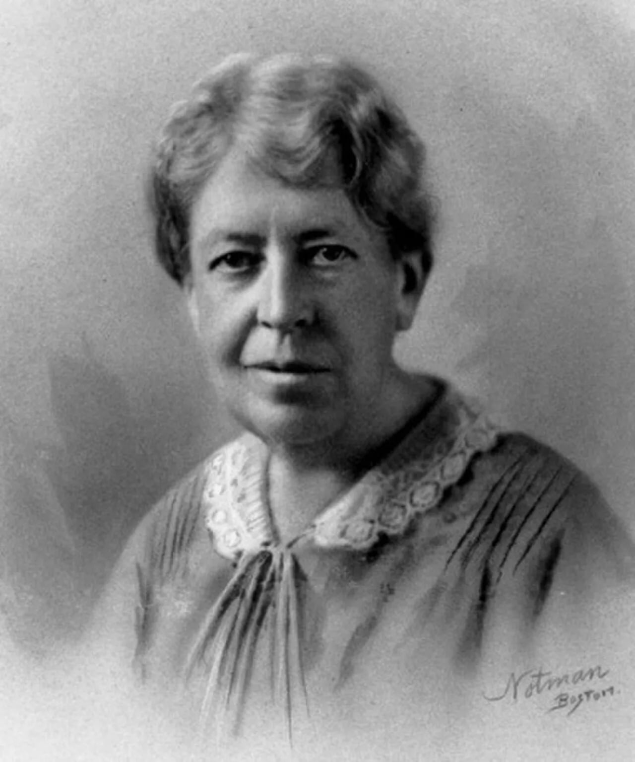 Portrait of Mary Whiton Calkins (1863–1930) – memorial page