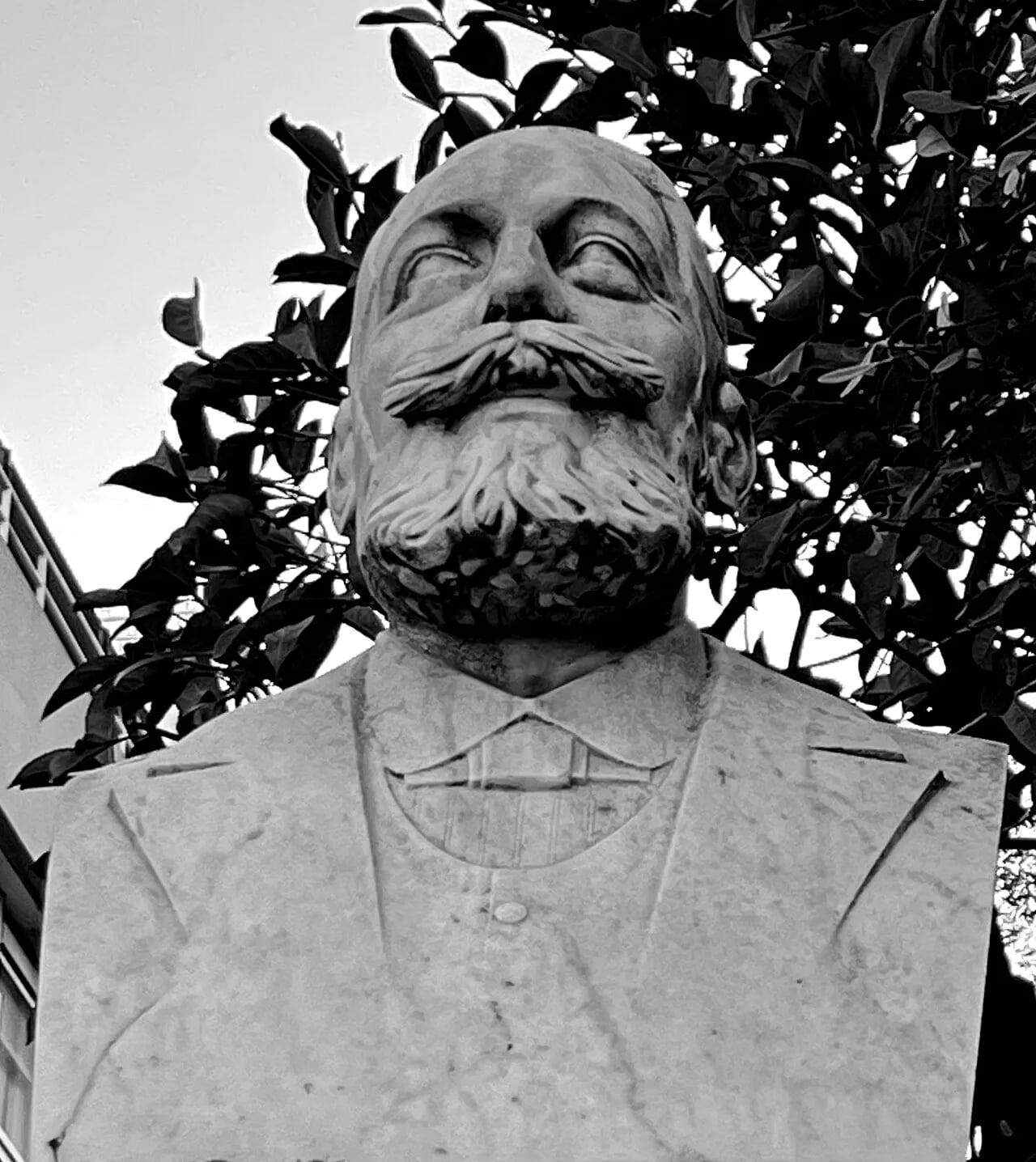 Portrait of Suffren Reymond (1866–1920) – memorial page