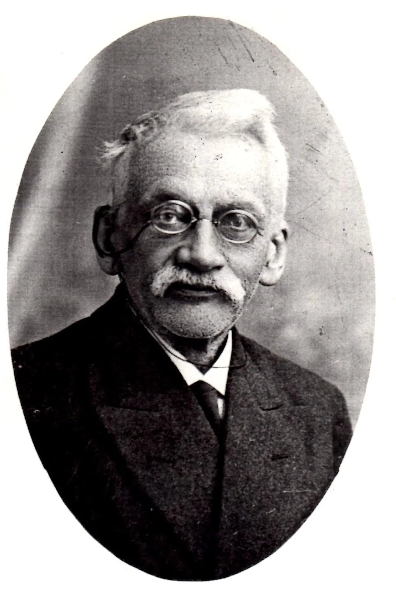 Porträt von Gustave Pennequin (1848–1921) – Gedenkseite