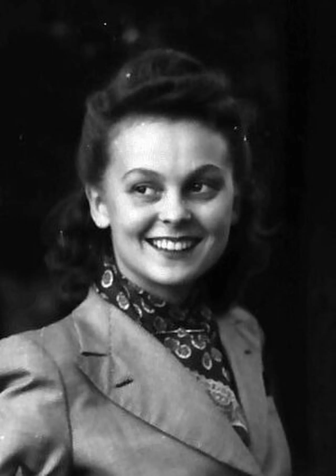 Porträt von Bruni Löbel (1920–2006) – Gedenkseite