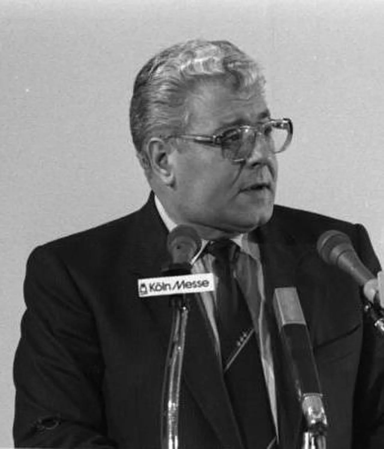 Portrait of Norbert Burger (1932–2012) – memorial page