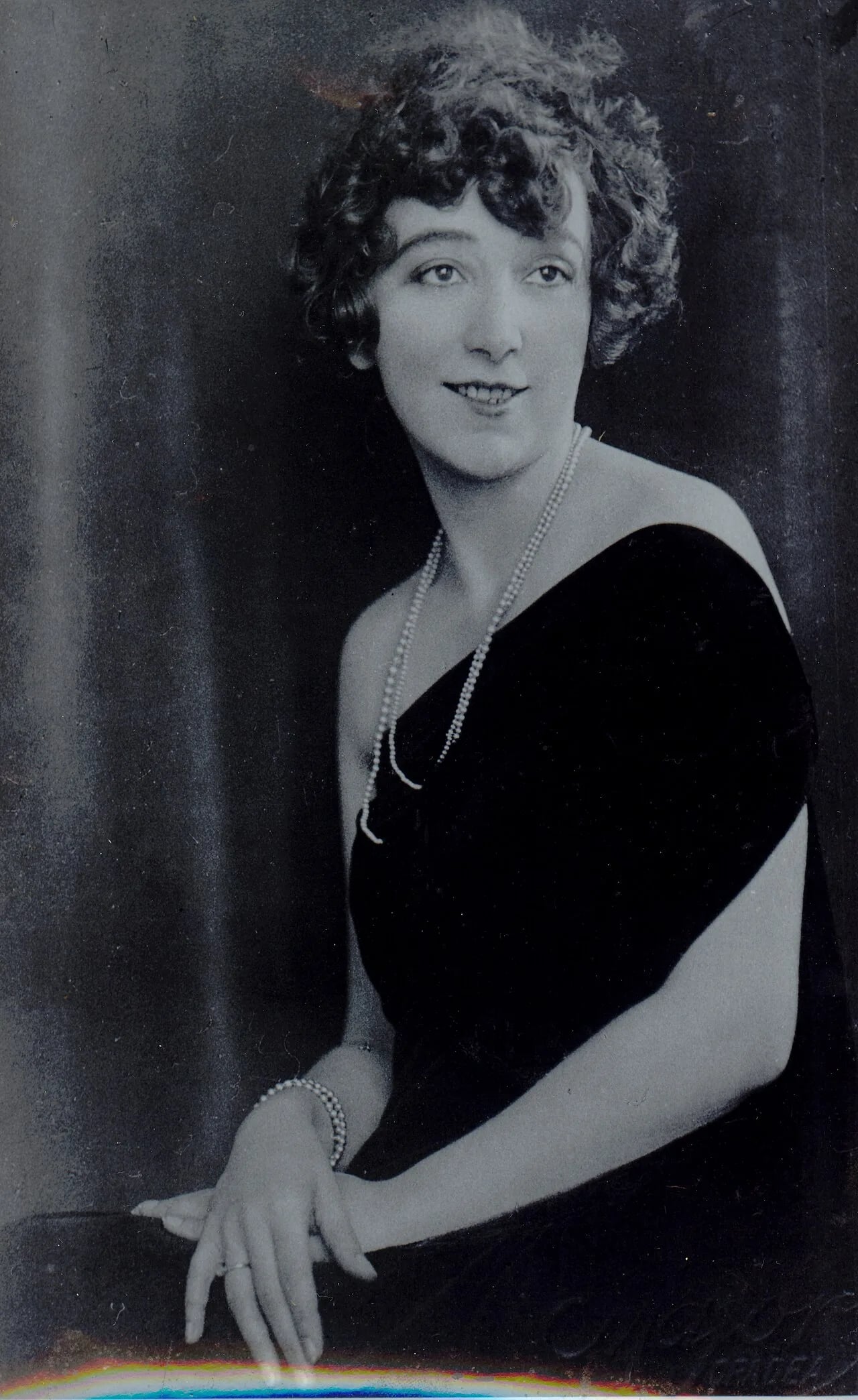Portrait of Ida Hort (1900–1994) – memorial page