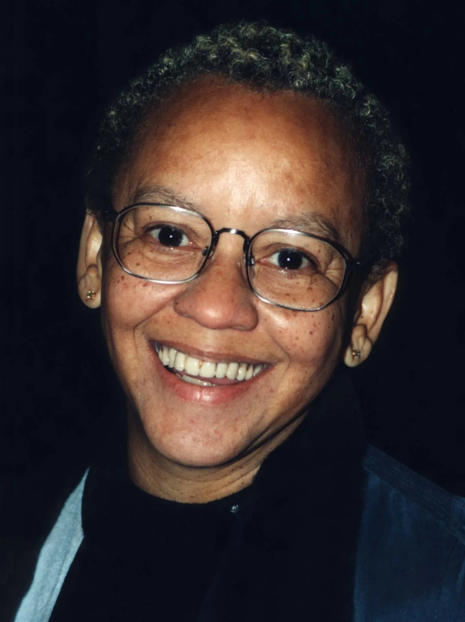 Porträt von Nikki Giovanni (1943–2024) – Gedenkseite