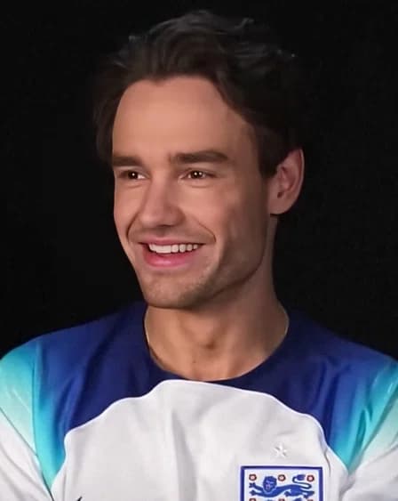 Liam Payne (née Liam James Payne)