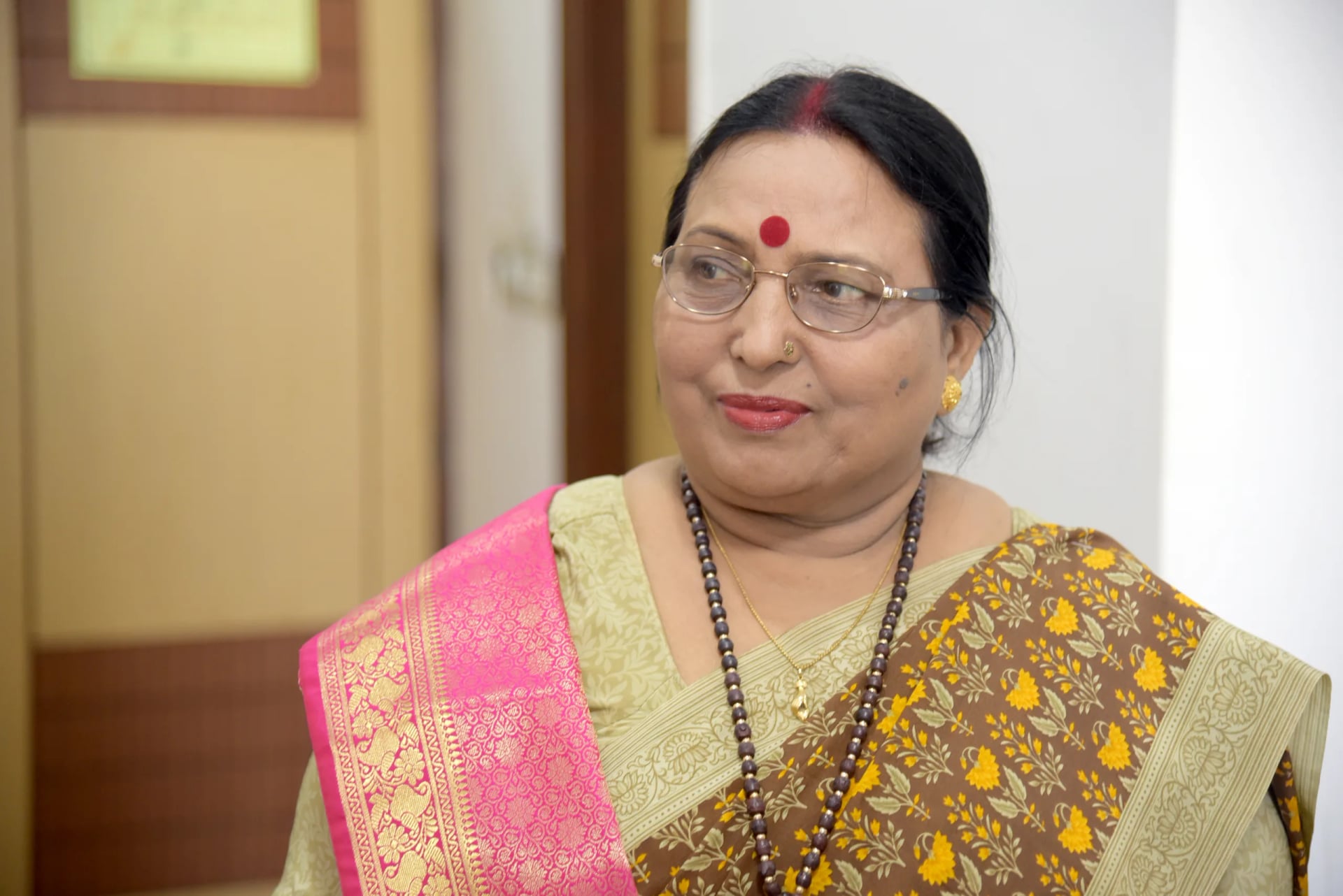 Porträt von Sharda Sinha (1952–2024) – Gedenkseite