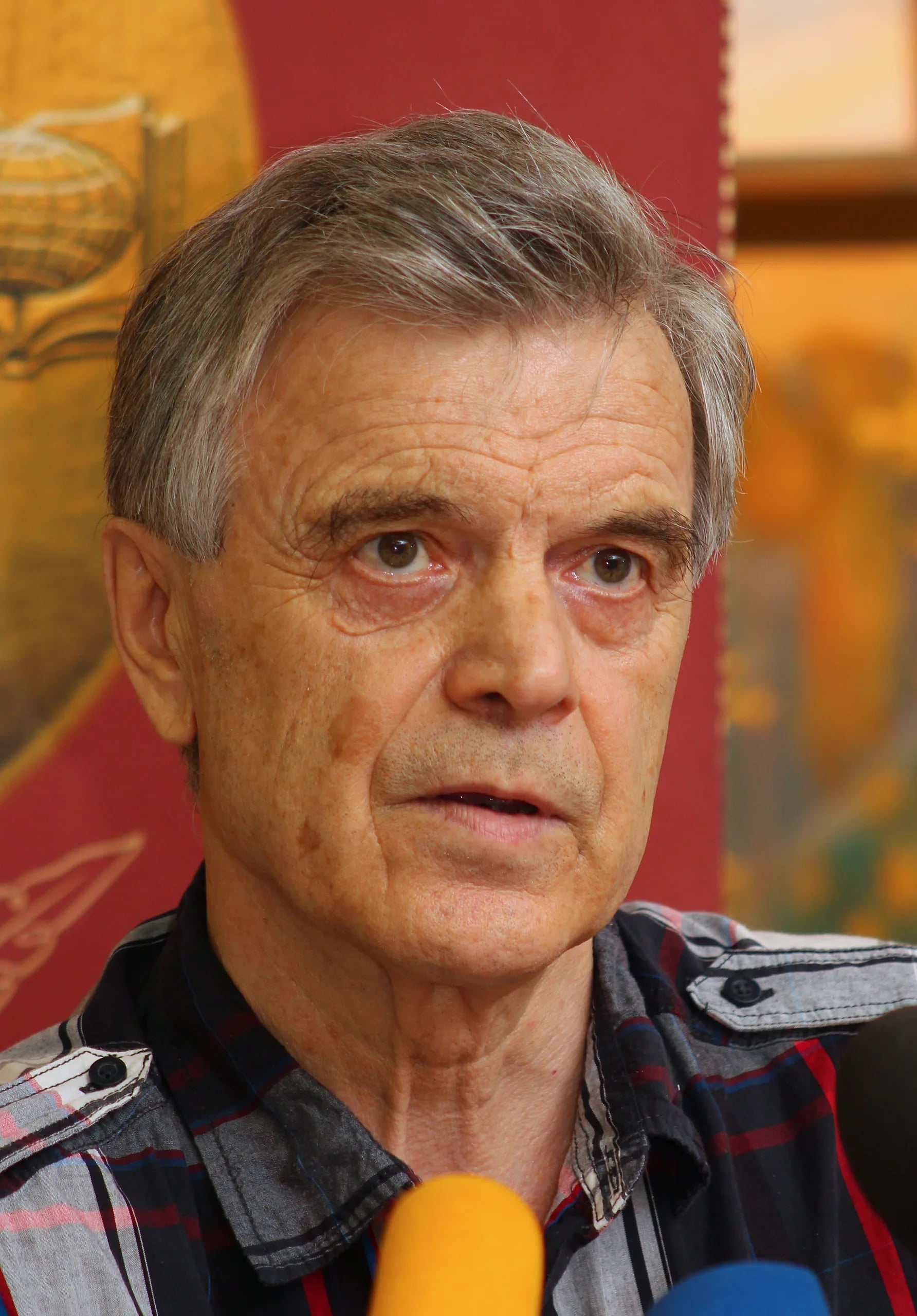 Portrait of Ruslan Imranowitsch Chasbulatow (1942–2023) – memorial page