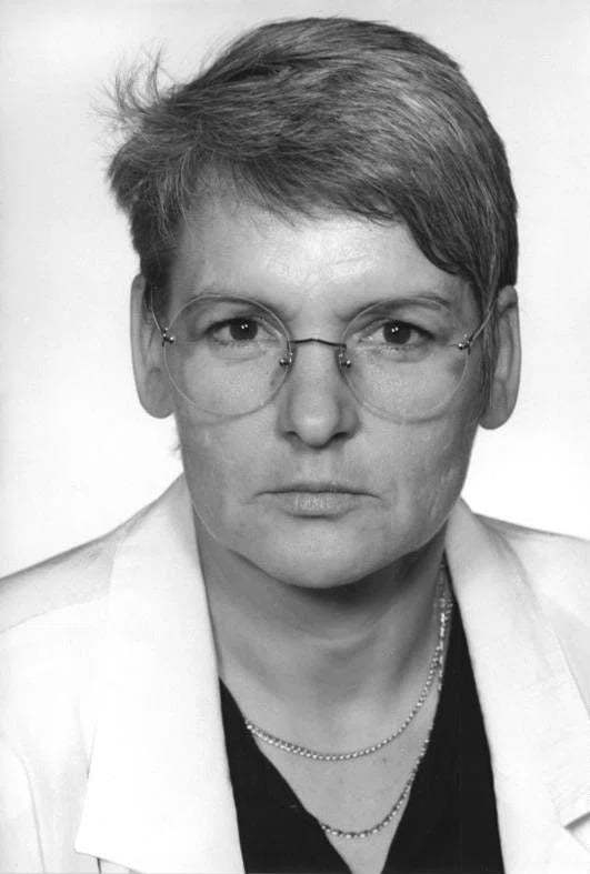 Portrait of Ruth Fuchs (1946–2023) – memorial page
