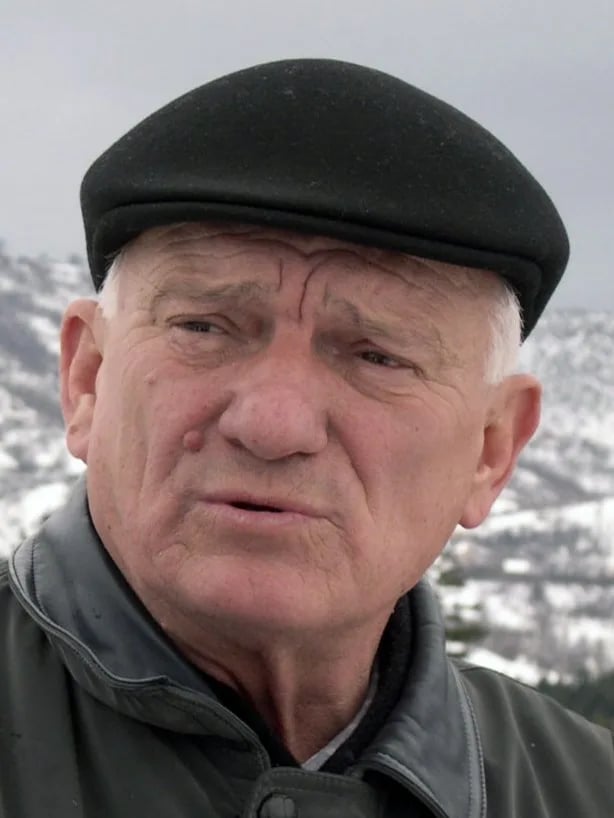 Porträt von Jovan Divjak (1937–2021) – Gedenkseite