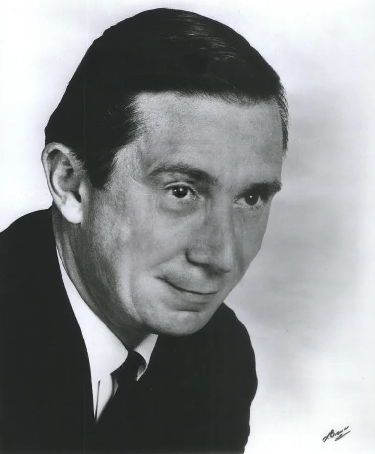 Porträt von Bruce Kirby (1925–2021) – Gedenkseite