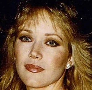 Portrait of Tanya Roberts (1949–2021) – memorial page