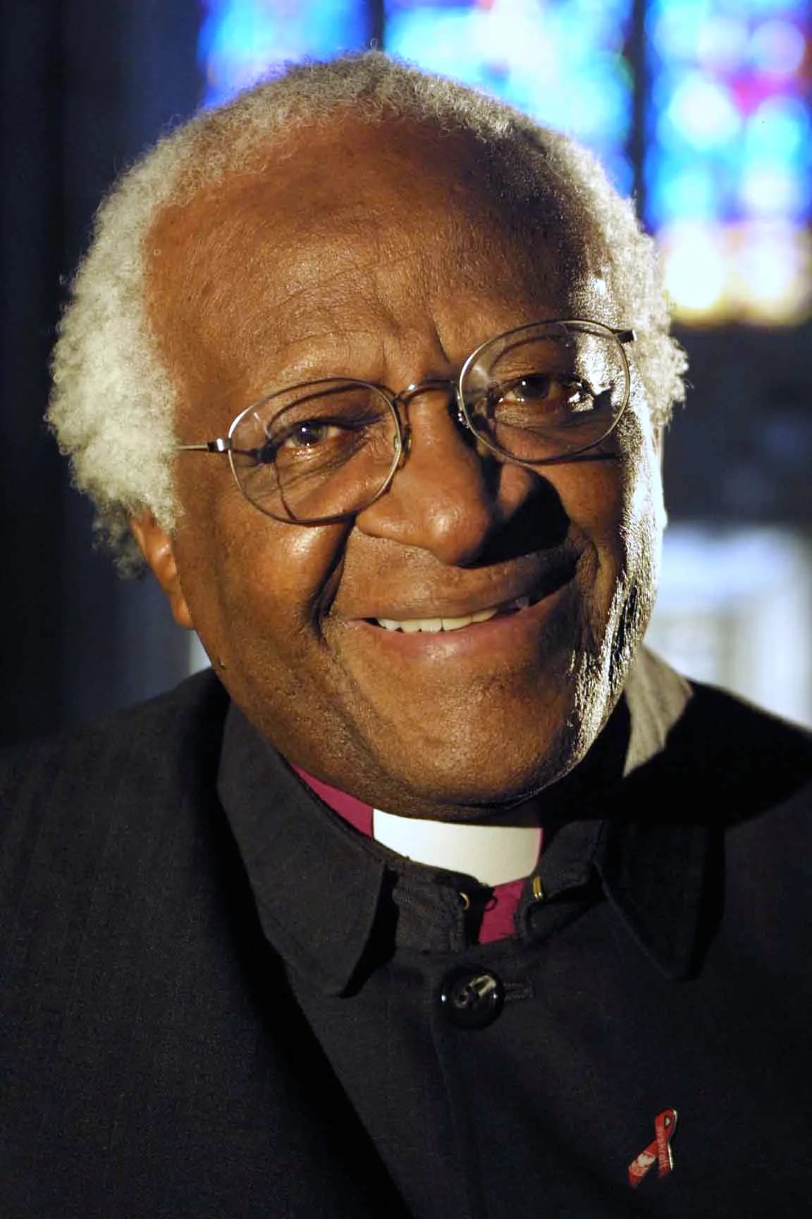 Porträt von Desmond Tutu (1931–2021) – Gedenkseite