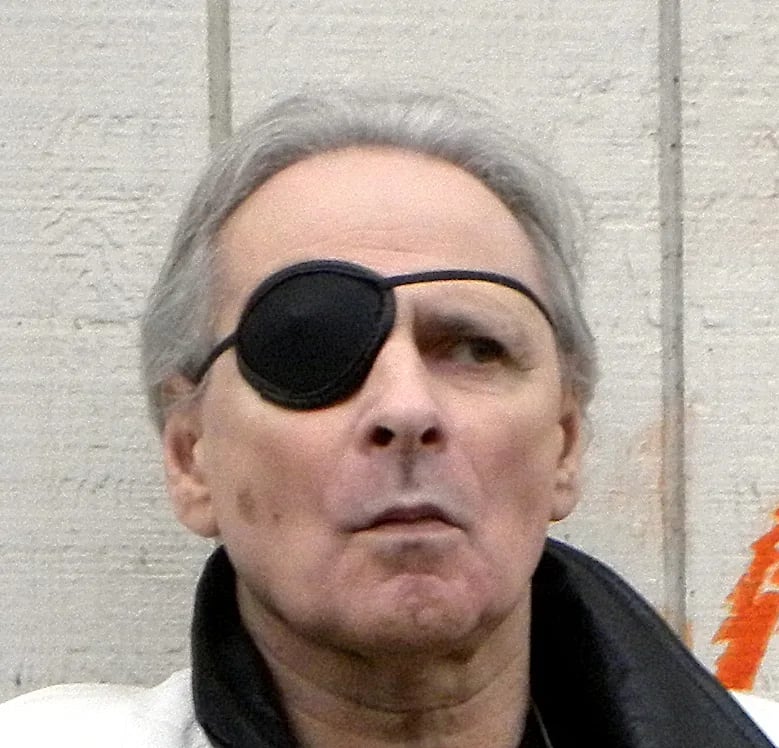 Portrait of Andrew Vachss (1942–2021) – memorial page