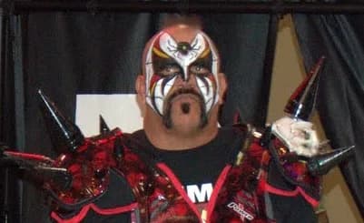Joseph Laurinaitis (nΓ©e Joseph Michael Laurinaitis)