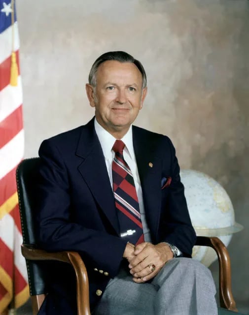 Porträt von Christopher C. Kraft (1924–2019) – Gedenkseite