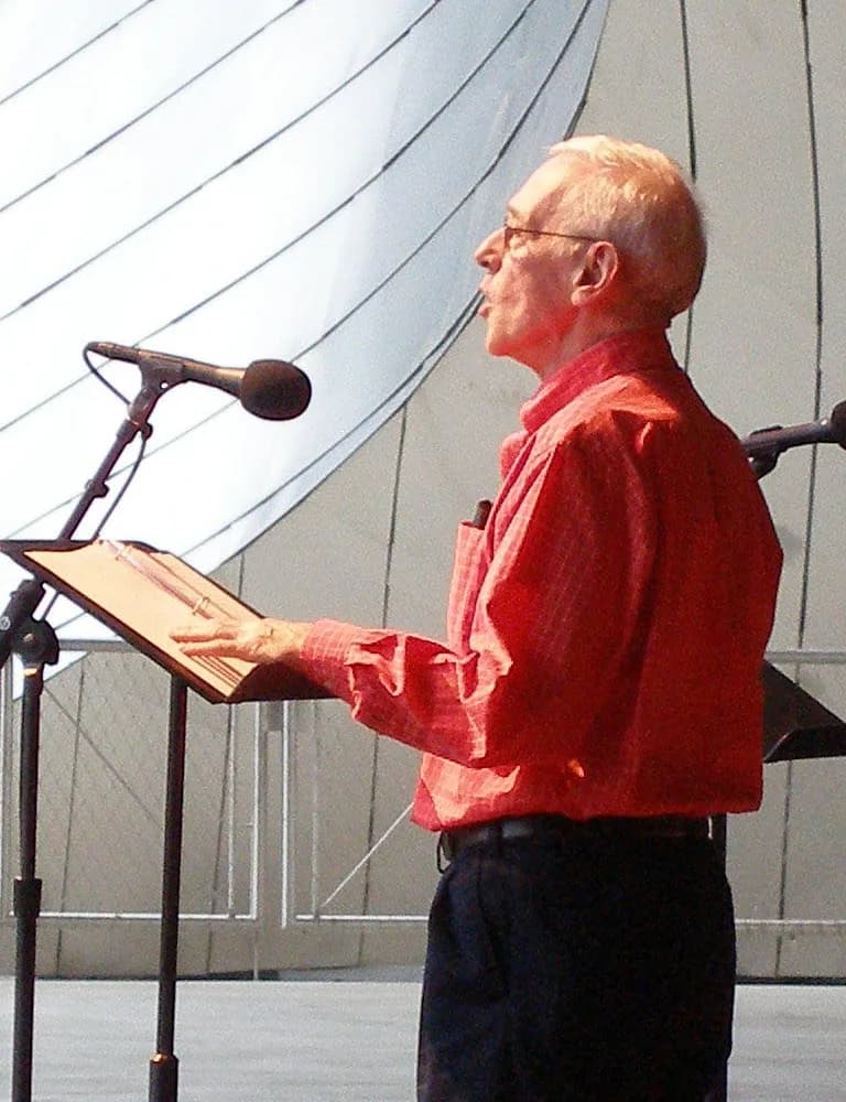 John Mahoney (née Charles Jonathan Mahoney)