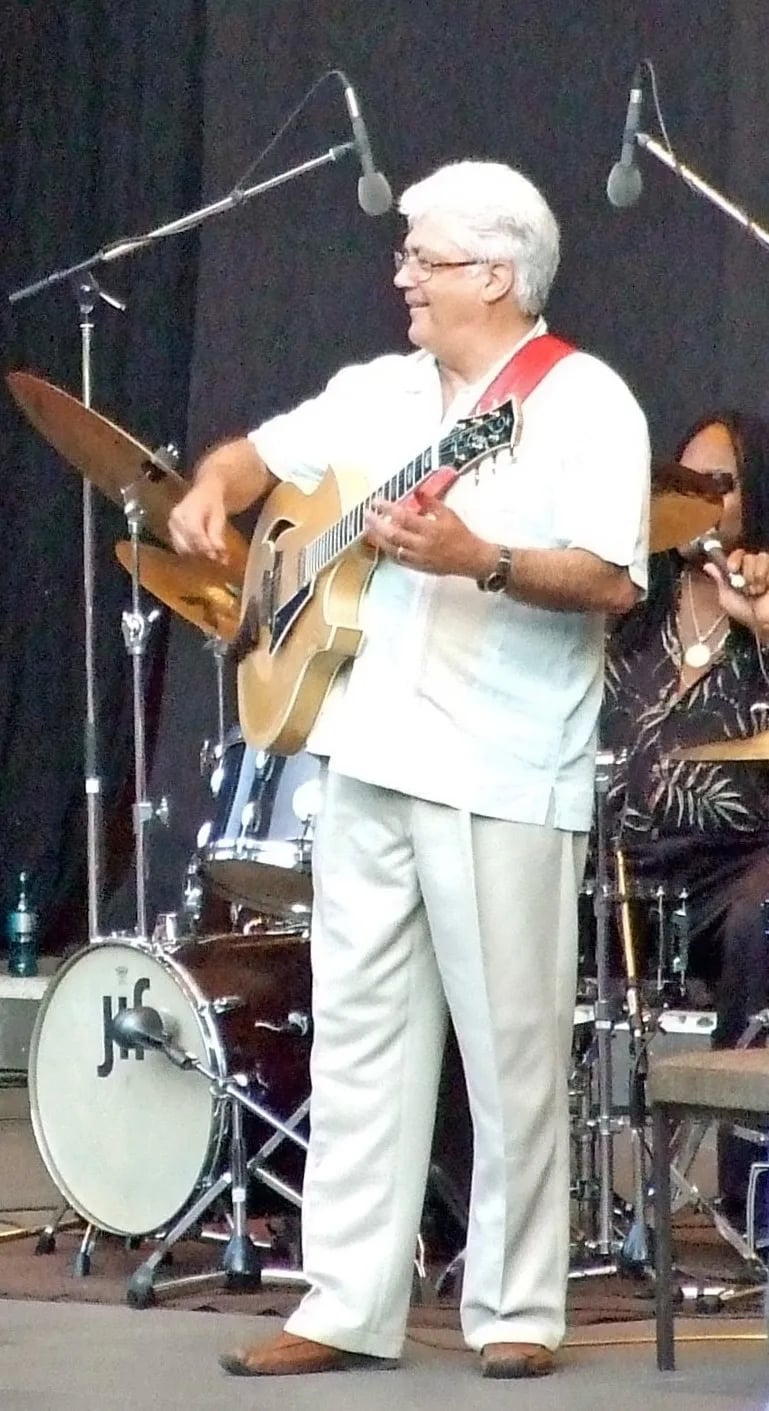 Portrait of Larry Coryell (1943–2017) – memorial page