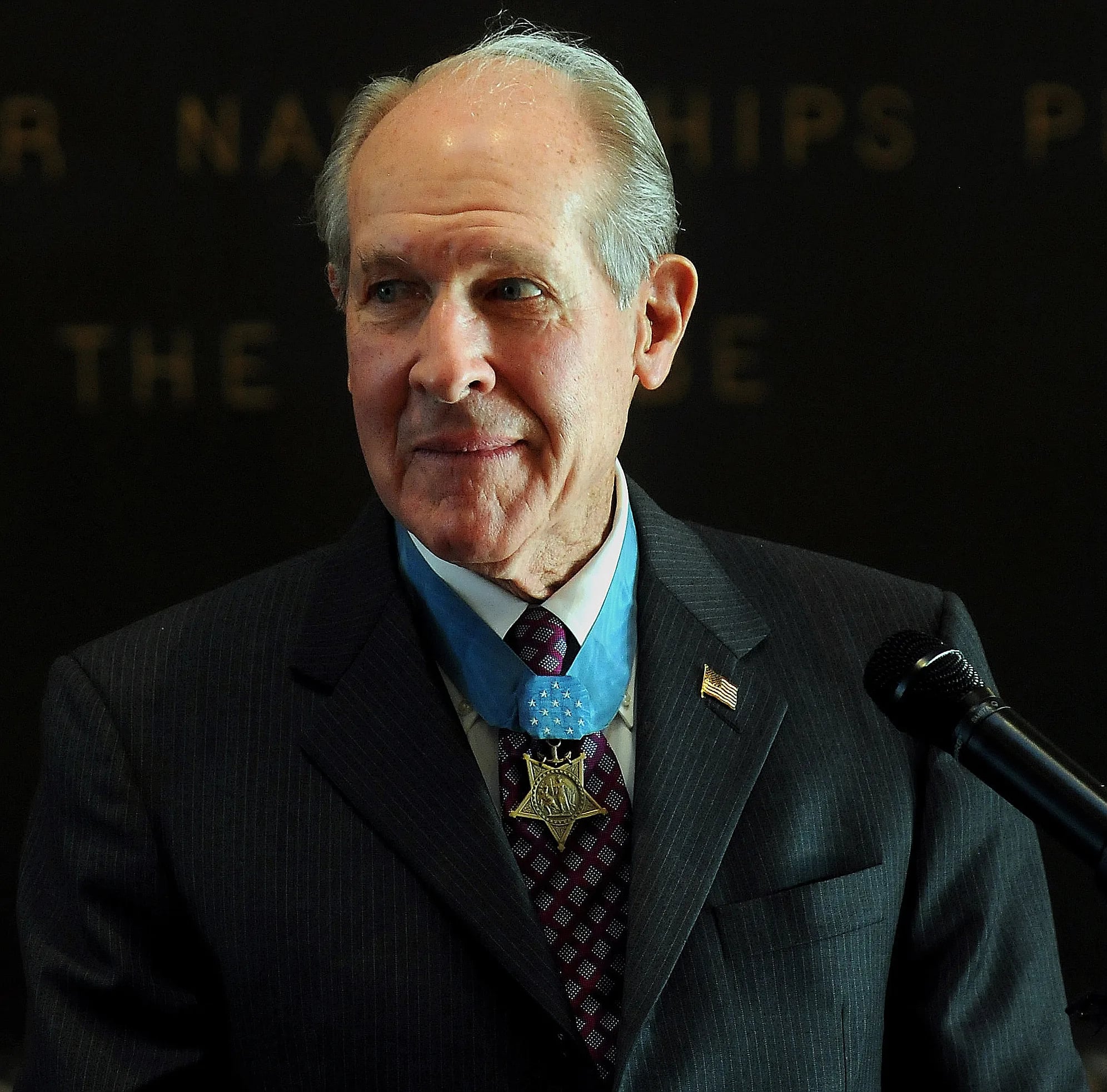 Porträt von Thomas J. Hudner (1924–2017) – Gedenkseite