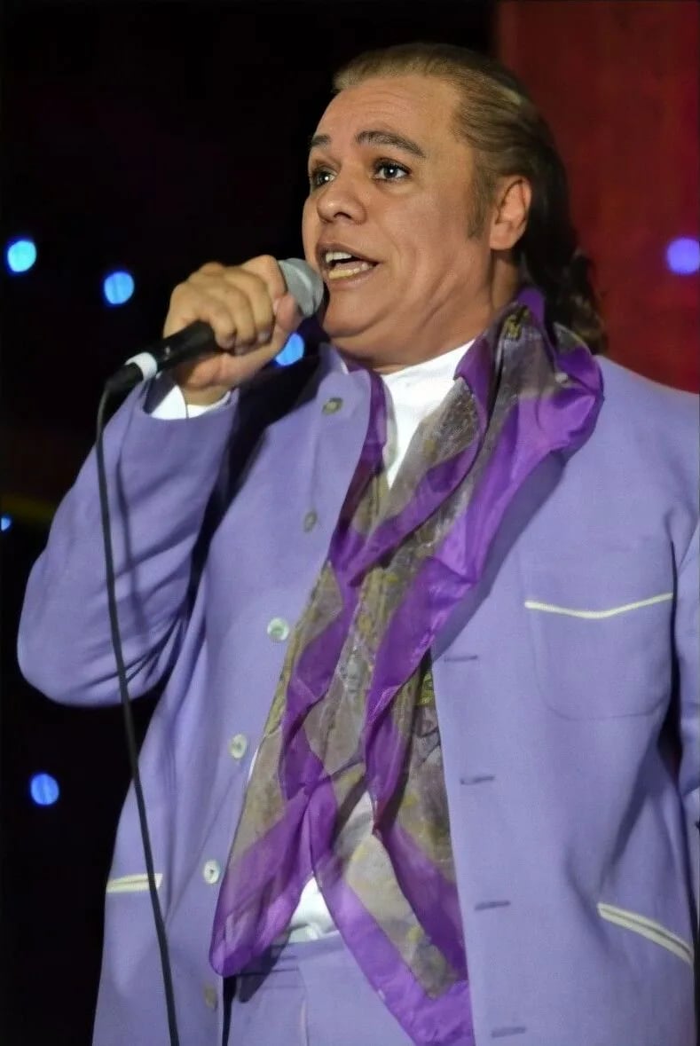 Portrait of Juan Gabriel (1950–2016) – memorial page