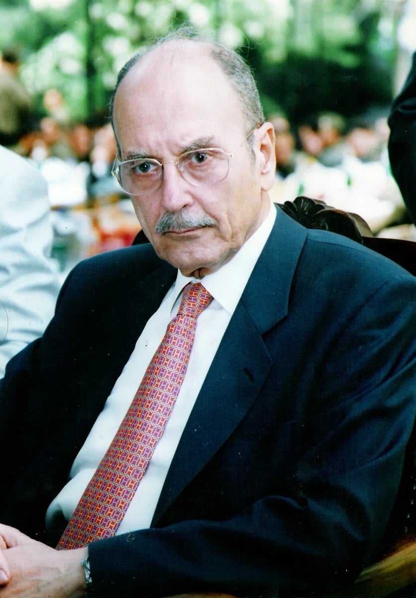 Portrait of Konstantinos Stefanopoulos (1926–2016) – memorial page