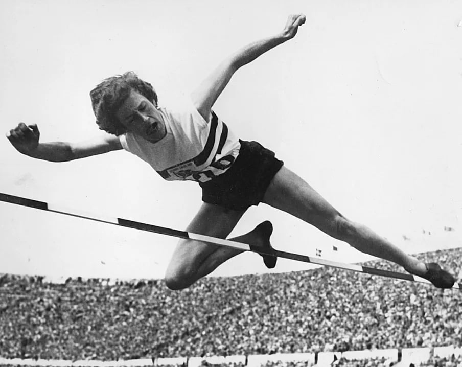 Porträt von Esther Brand (1922–2015) – Gedenkseite