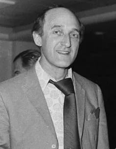 Portrait of Ron Moody (1924–2015) – memorial page