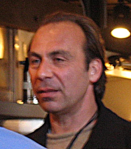 Porträt von Taylor Negron (1957–2015) – Gedenkseite