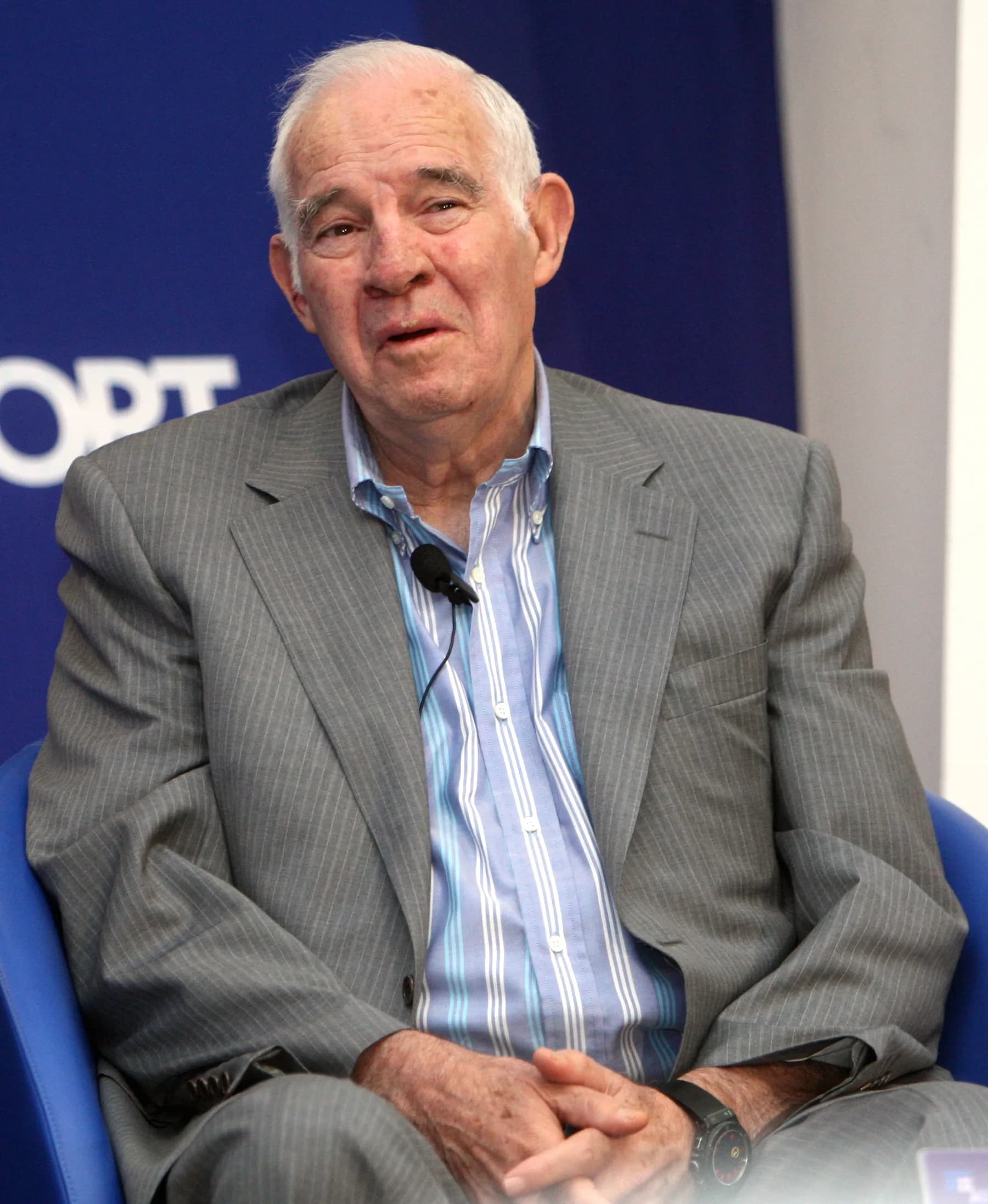Luis AragonĂ©s (nĂ©e JosĂ© Luis AragonĂ©s Suárez-MartĂnez)