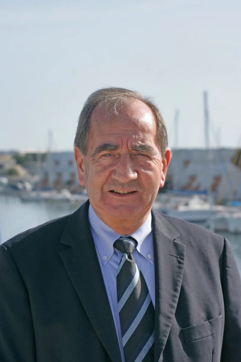 Porträt von Étienne Mourrut (1939–2014) – Gedenkseite