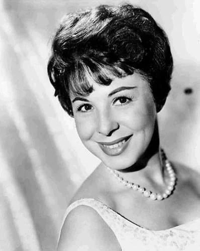 Porträt von Eydie Gormé (1928–2013) – Gedenkseite