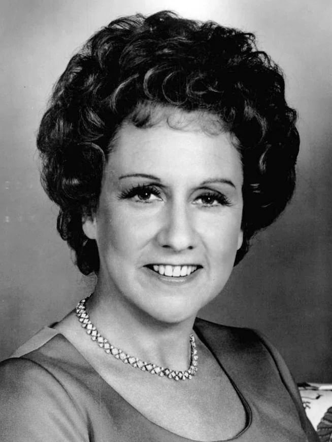 Portrait of Jean Stapleton (1923–2013) – memorial page