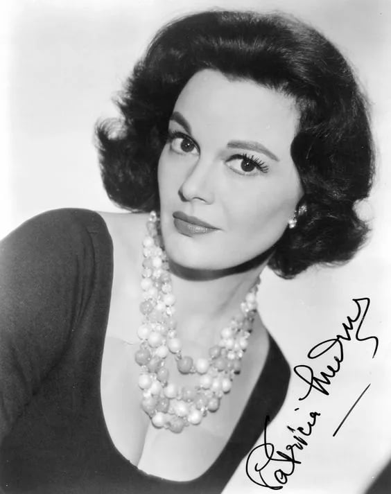 Porträt von Patricia Medina (1919–2012) – Gedenkseite