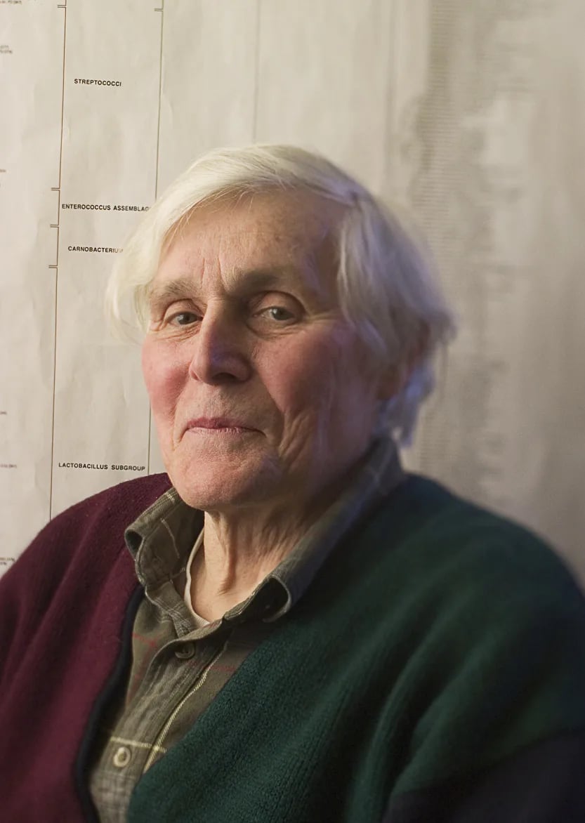 Porträt von Carl Woese (1928–2012) – Gedenkseite
