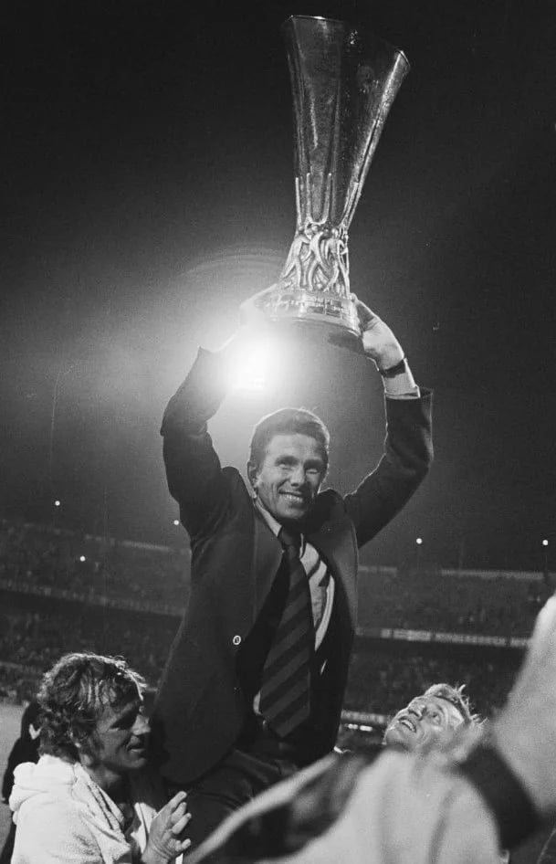 Porträt von Wiel Coerver (1924–2011) – Gedenkseite