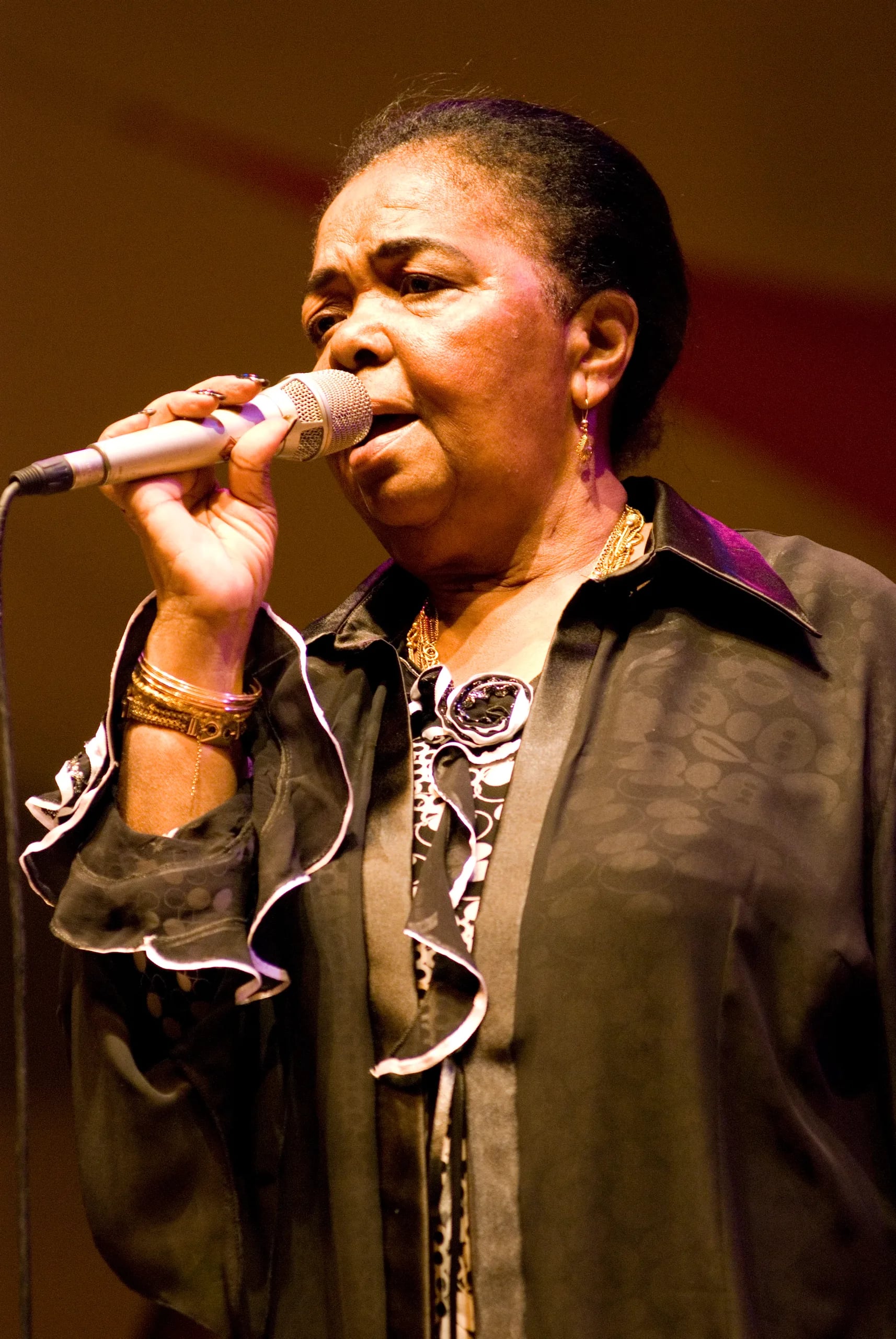 Portrait of Cesária Évora (1941–2011) – memorial page
