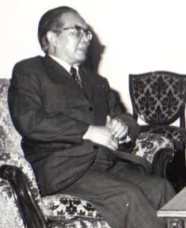 Portrait of Huang Hua (1913–2010) – memorial page