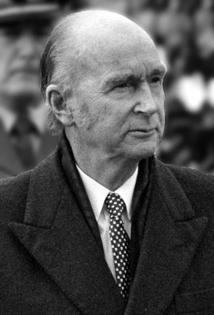 Portrait of Patrick Hillery (1923–2008) – memorial page