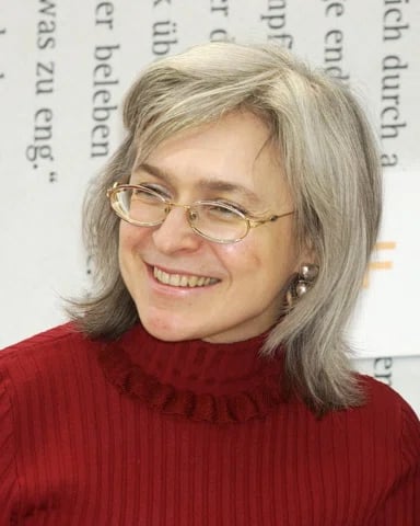 Porträt von Anna Stepanowna Politkowskaja (1958–2006) – Gedenkseite