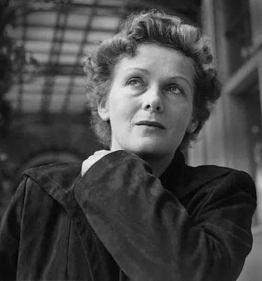 Portrait of Elisabeth Schwarzkopf (1915–2006) – memorial page