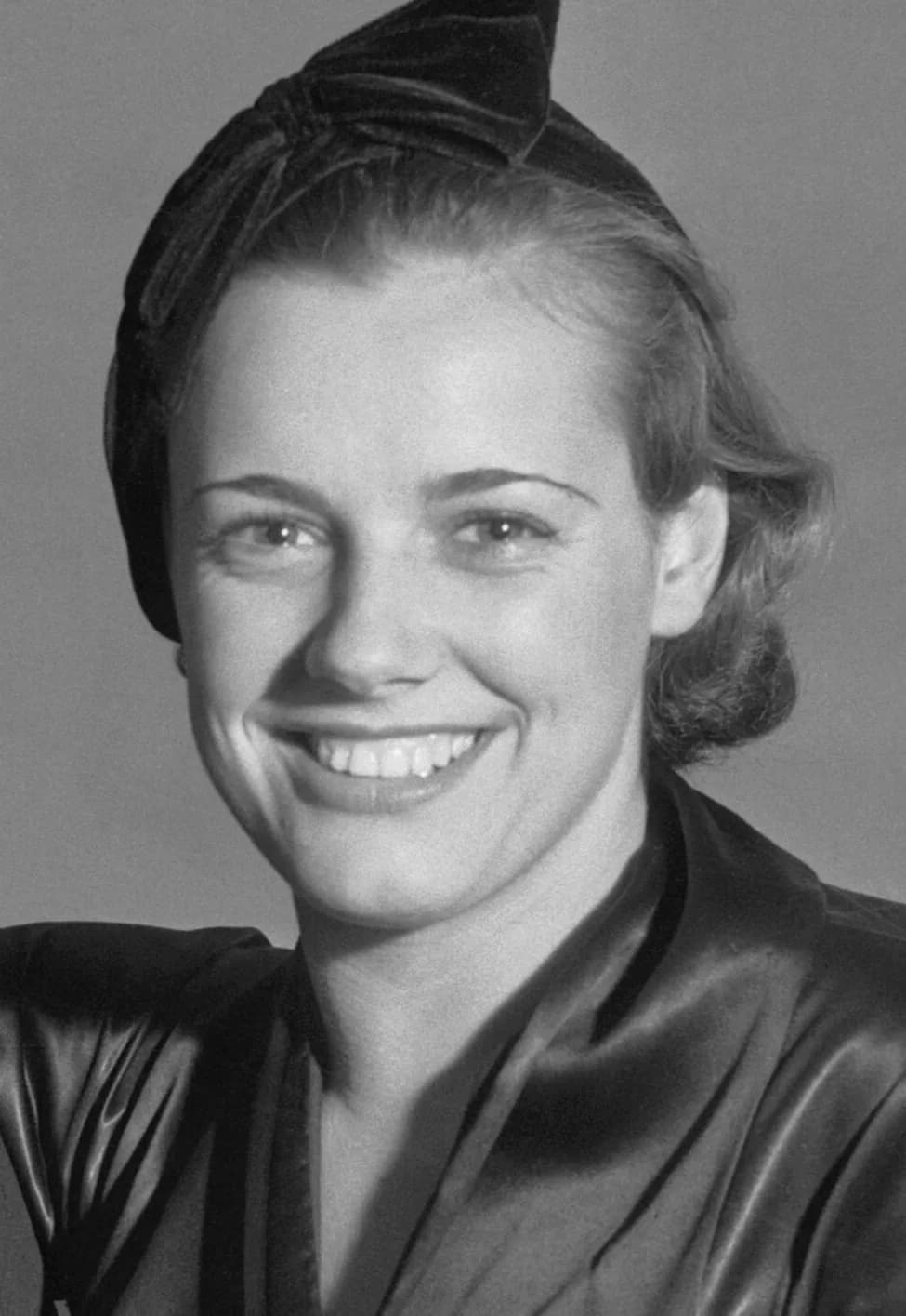 Eleanor Holm (nΓ©e Eleanor G. Holm)