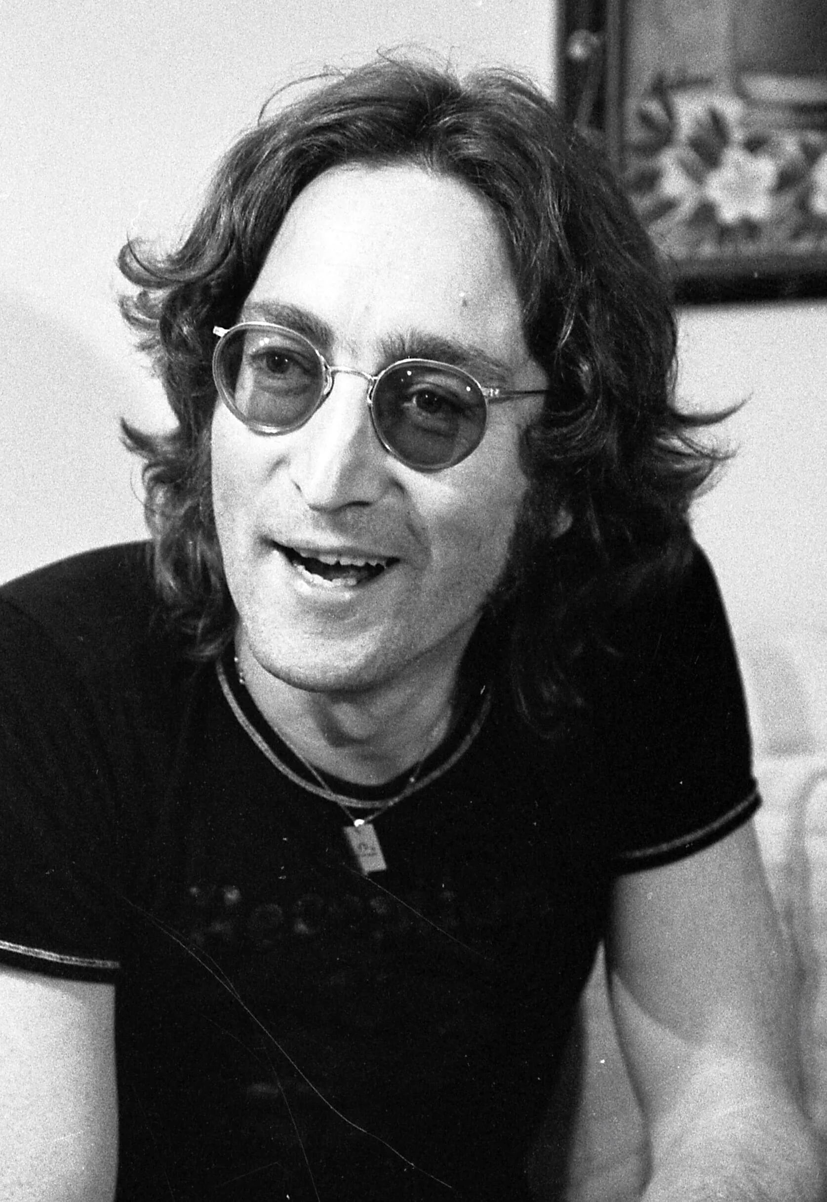 Portrait of John Lennon (1940–1980) – memorial page