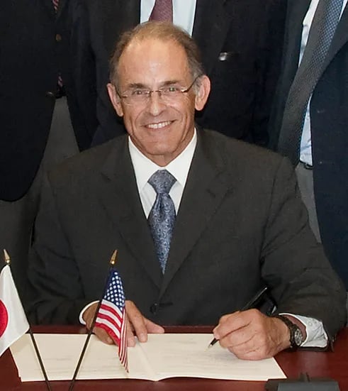 Portrait of Samuel H. Aronson (1942–2026) – memorial page