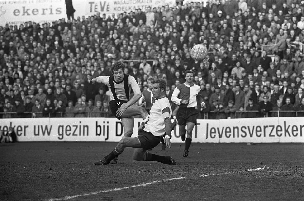 Memorial page of Leo van Veen