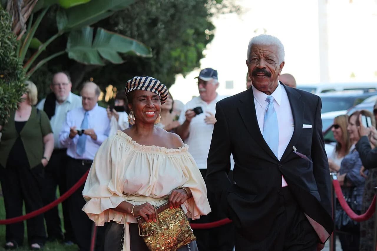 Memorial page of Hal Williams