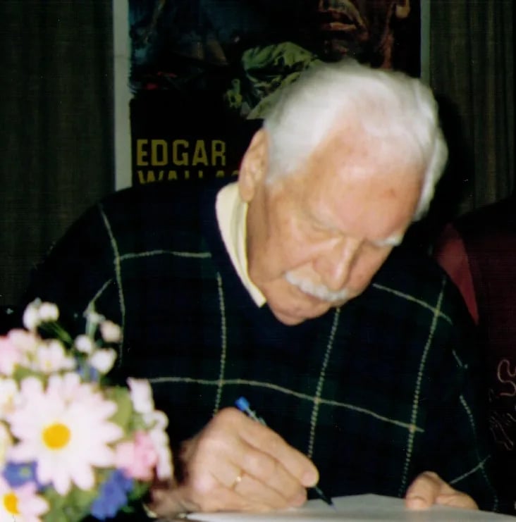 Porträt von Friedrich Schoenfelder (1916–2011) – Gedenkseite
