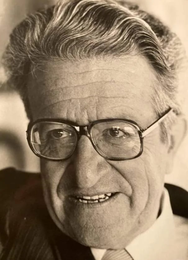 Porträt von Hugo Ordonez Espinosa (1923–2020) – Gedenkseite