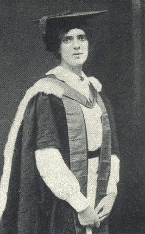 Portrait of Nina Graham (1891–1974) – memorial page