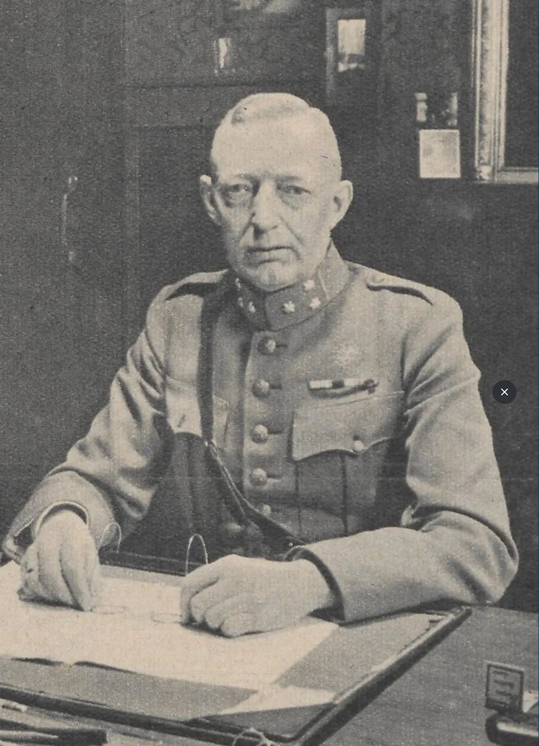 Porträt von Nicolaas Theodorus Carstens (1886–1945) – Gedenkseite