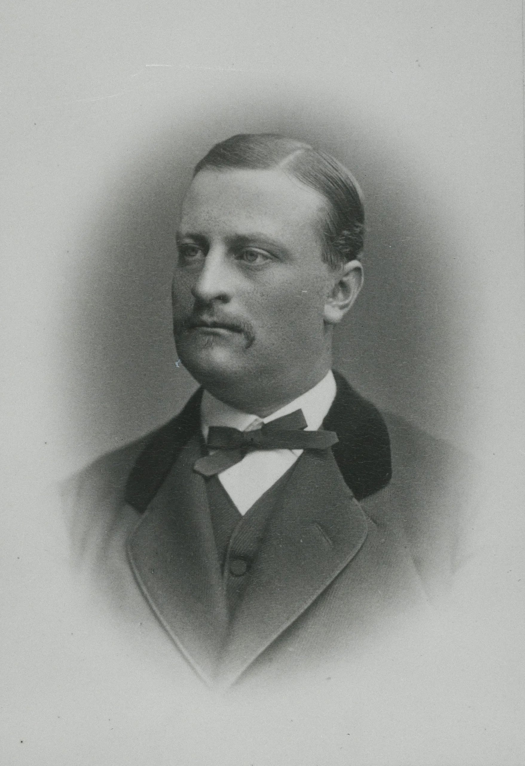 Porträt von Nils Claës Brahe (1841–1907) – Gedenkseite