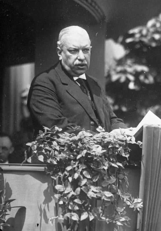 Portrait of Hermann Dietrich (1879–1954) – memorial page
