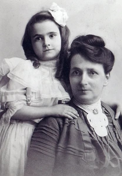 Porträt von Georgiana Marie Reynolds (1854–1940) – Gedenkseite